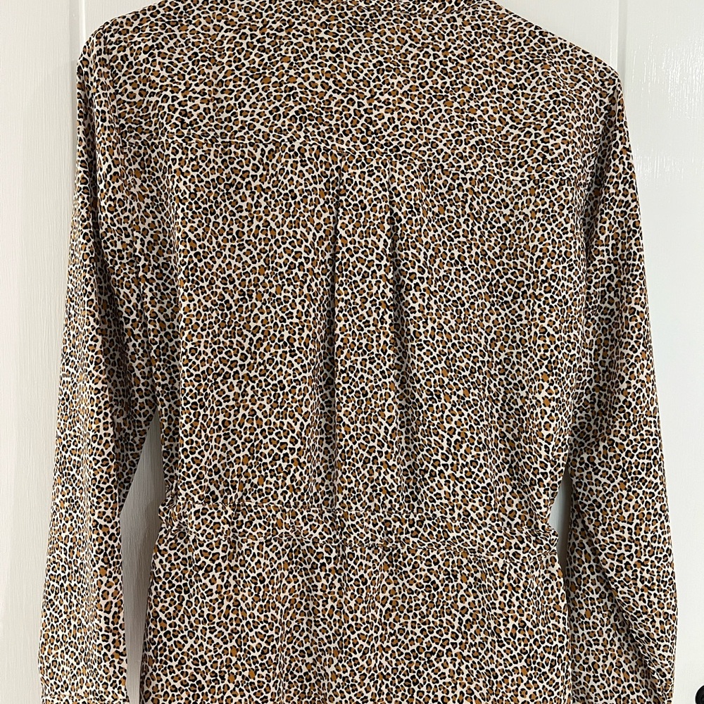 NWT Banana Republic Leopard Print Long Sleeve blouse - Picture 3 of 4